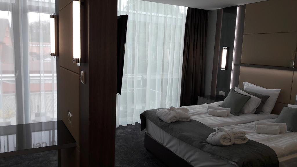 Zena Beauty & Shopping Center Hotel Heviz