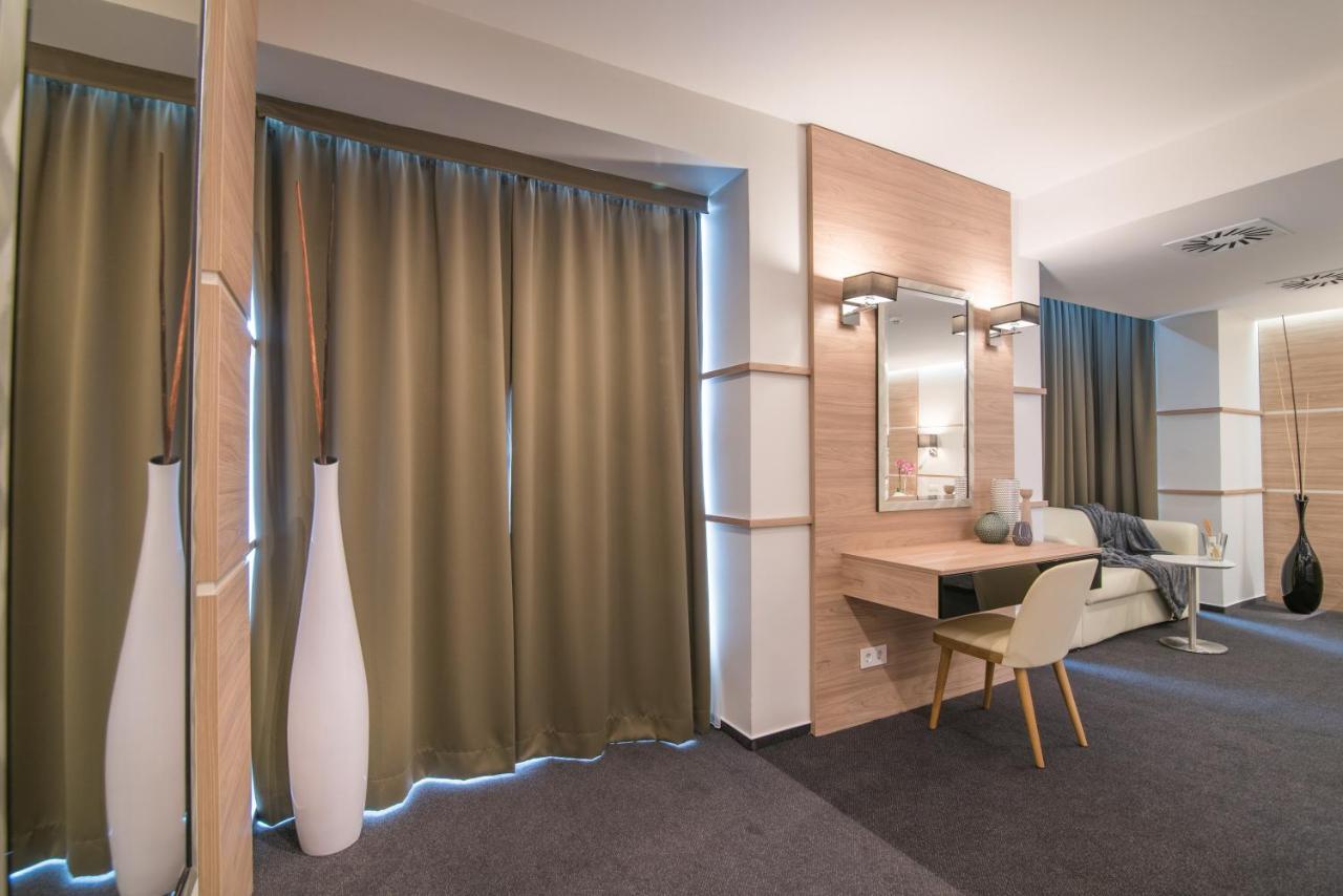 Zena Beauty & Shopping Center 4*